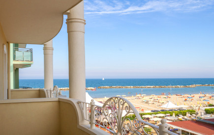 media.Camera-09_RosamarieElite