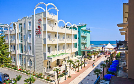 media.esterno-hotel-rosa-maria-bellaria