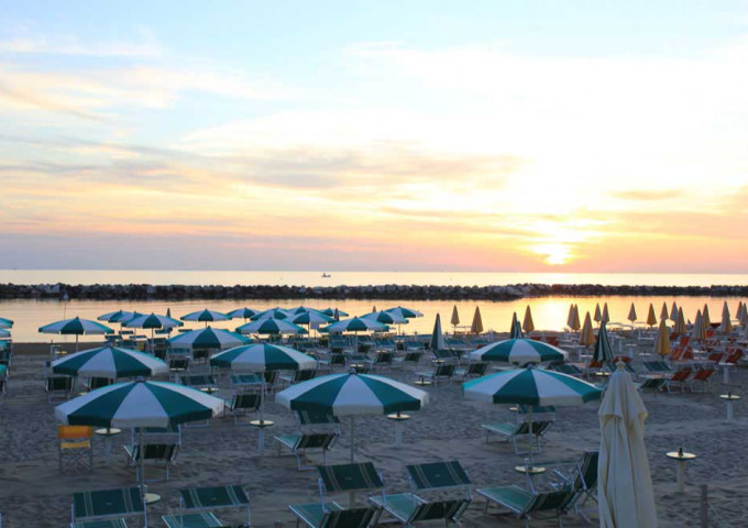media.tramonto-spiaggia