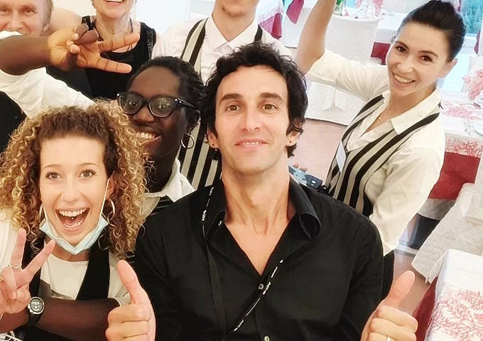 media.Luca Parma responsabile sala Rosa Maria Elite Hotel Bellaria sul mare accoglienza romagnola